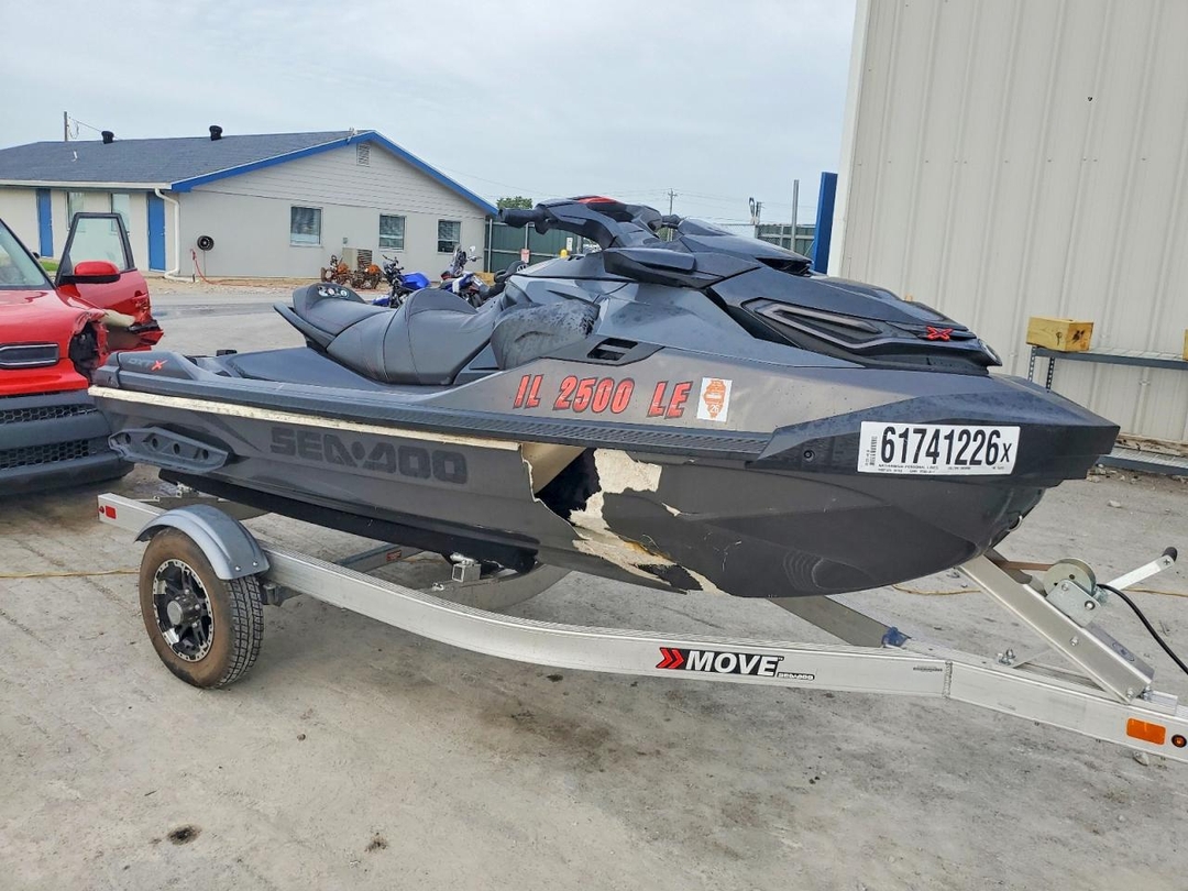 منظر 2023 SEA-DOO RXT X JET SKI، زاوية 1