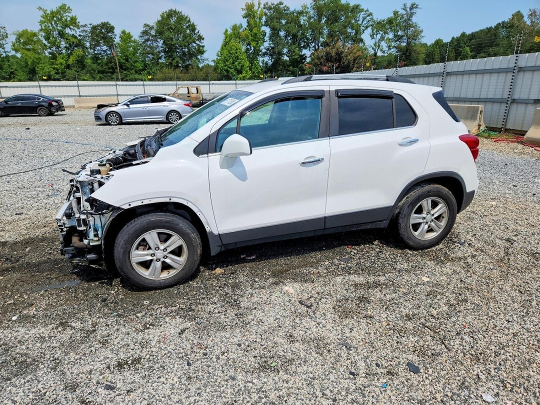 Вид 2020 CHEVROLET TRAX 1LT, угол 1