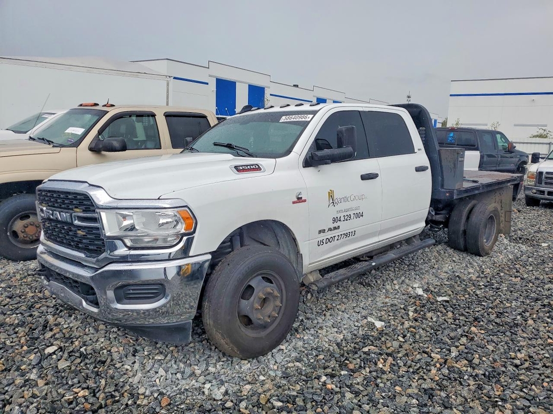 Vue de 2022 RAM 3500, angle 1