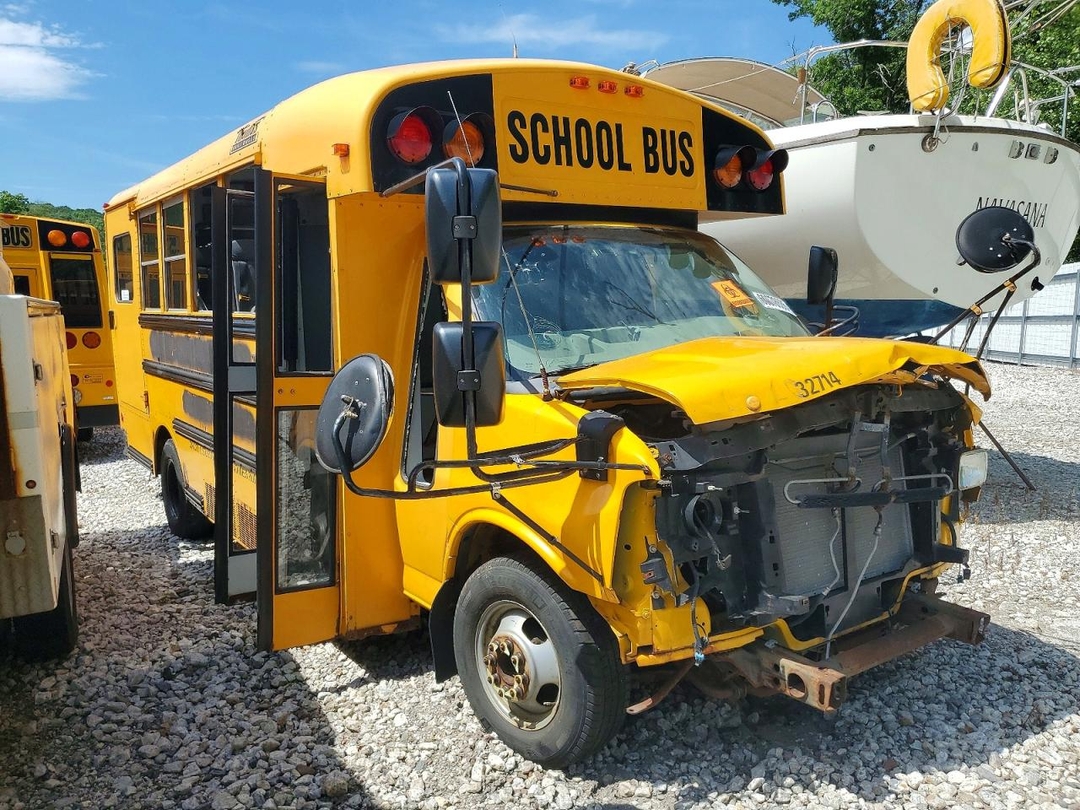 Vue de 2011 THOMAS MINOTOUR G3500 - SCHOOL BUS, angle 1