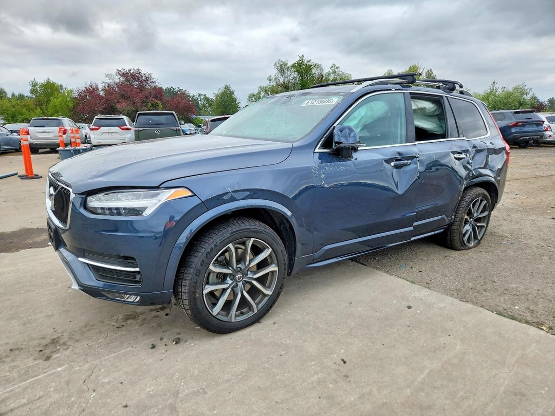 منظر 2019 VOLVO XC90 T6 MOMENTUM، زاوية 1