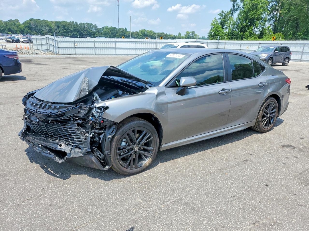 Vista de 2026 TOYOTA CAMRY SE, ángulo 1