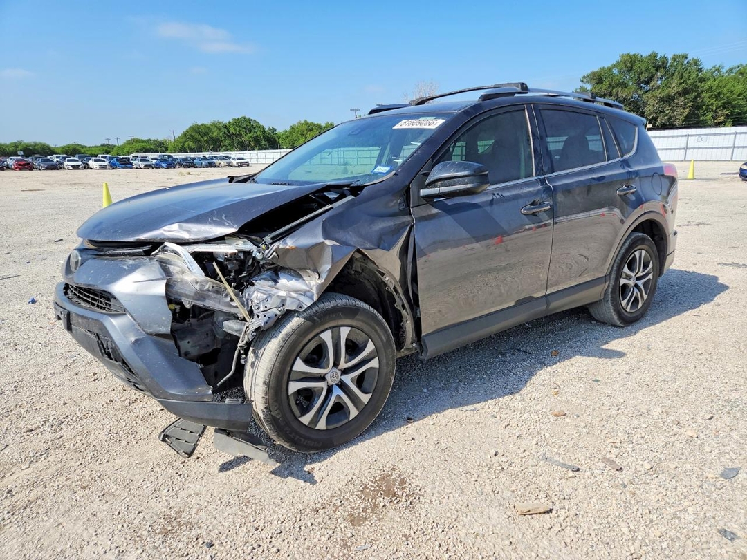 منظر 2018 TOYOTA RAV4 LE، زاوية 1