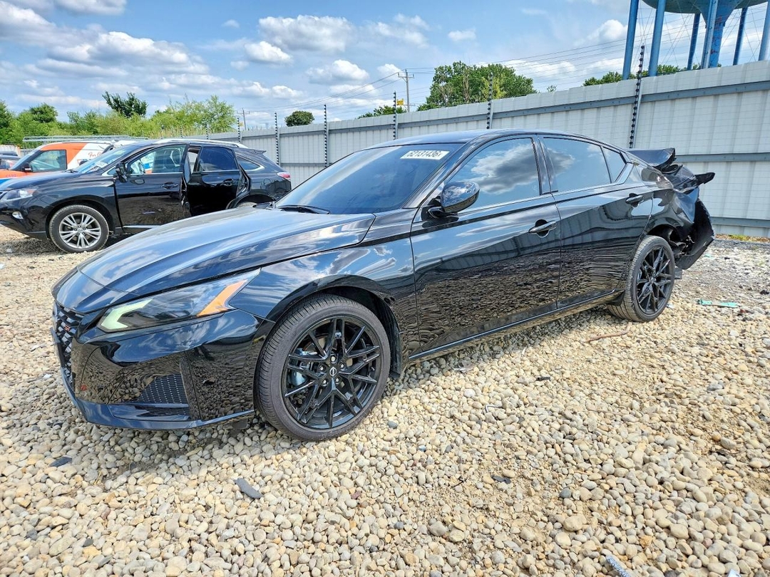 Vue de 2026 NISSAN ALTIMA SR, angle 1