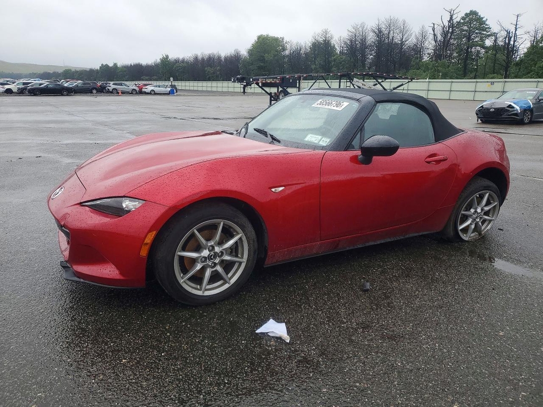 Vue de 2016 MAZDA MX-5 MIATA SPORT, angle 1