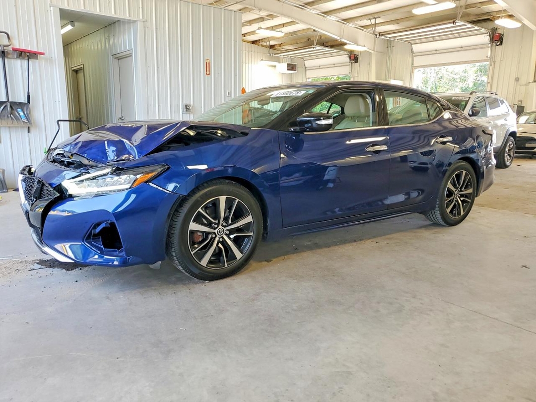 Вид 2022 NISSAN MAXIMA SV, угол 1