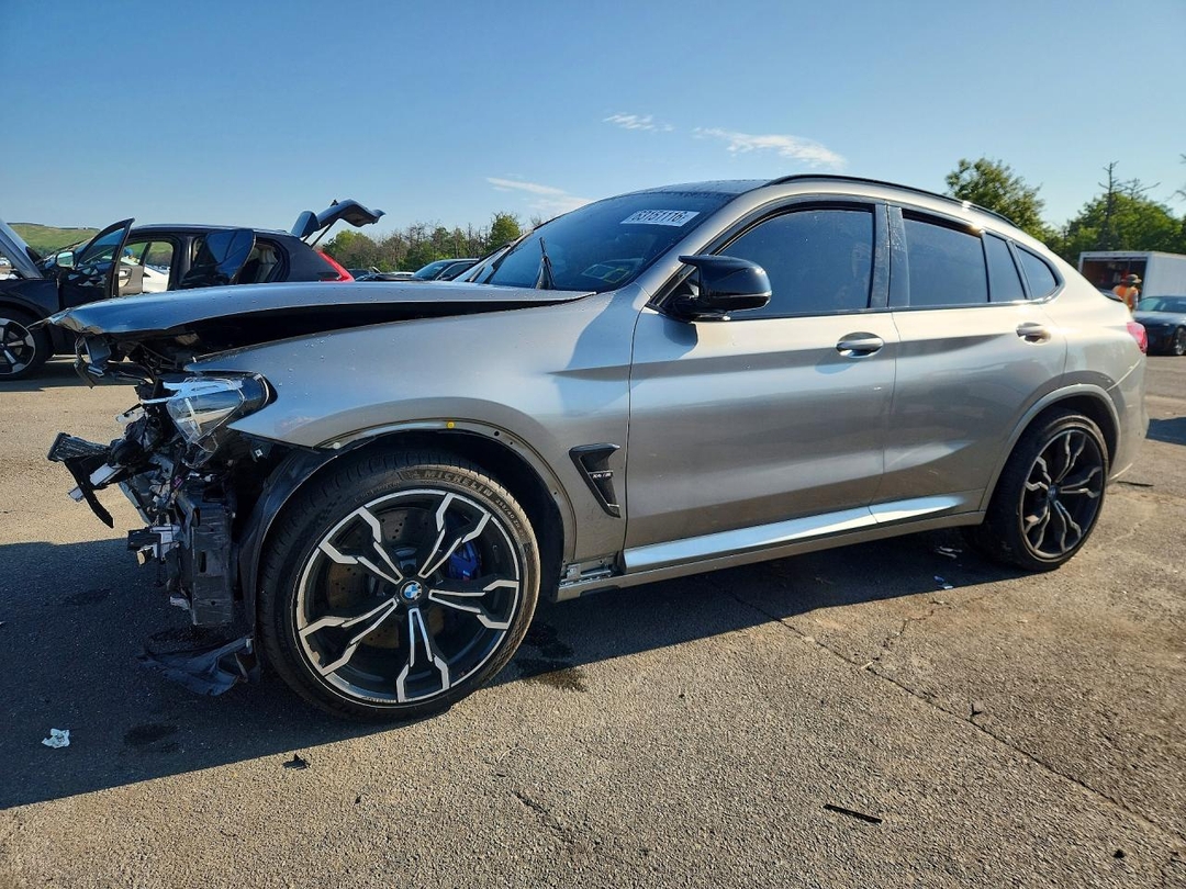 Vista de 2020 BMW X4 M COMPETITION, ángulo 1