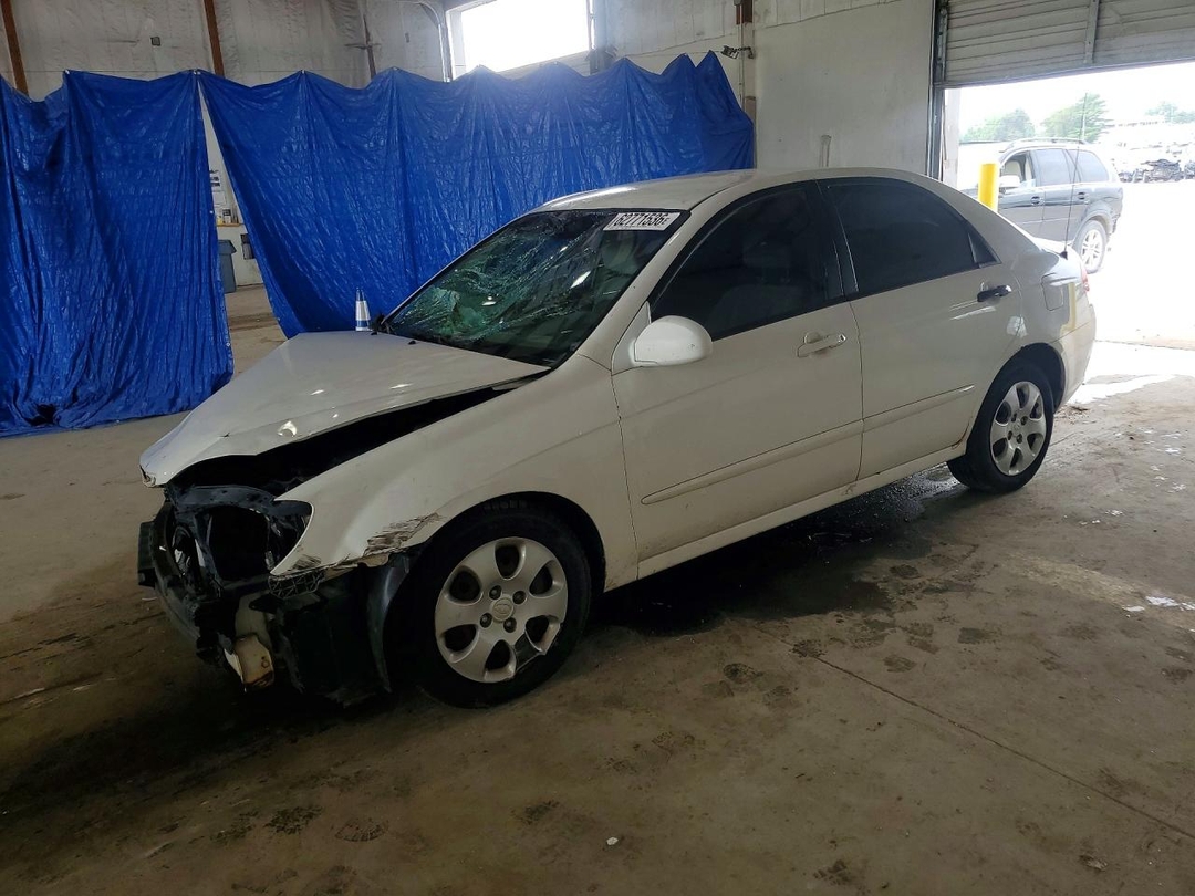 Vue de 2007 KIA SPECTRA LX, angle 1