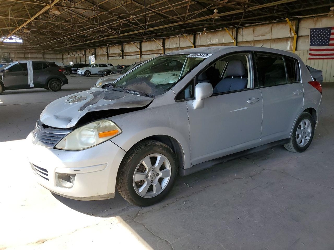 Вид 2007 NISSAN VERSA 1.8 S, угол 1