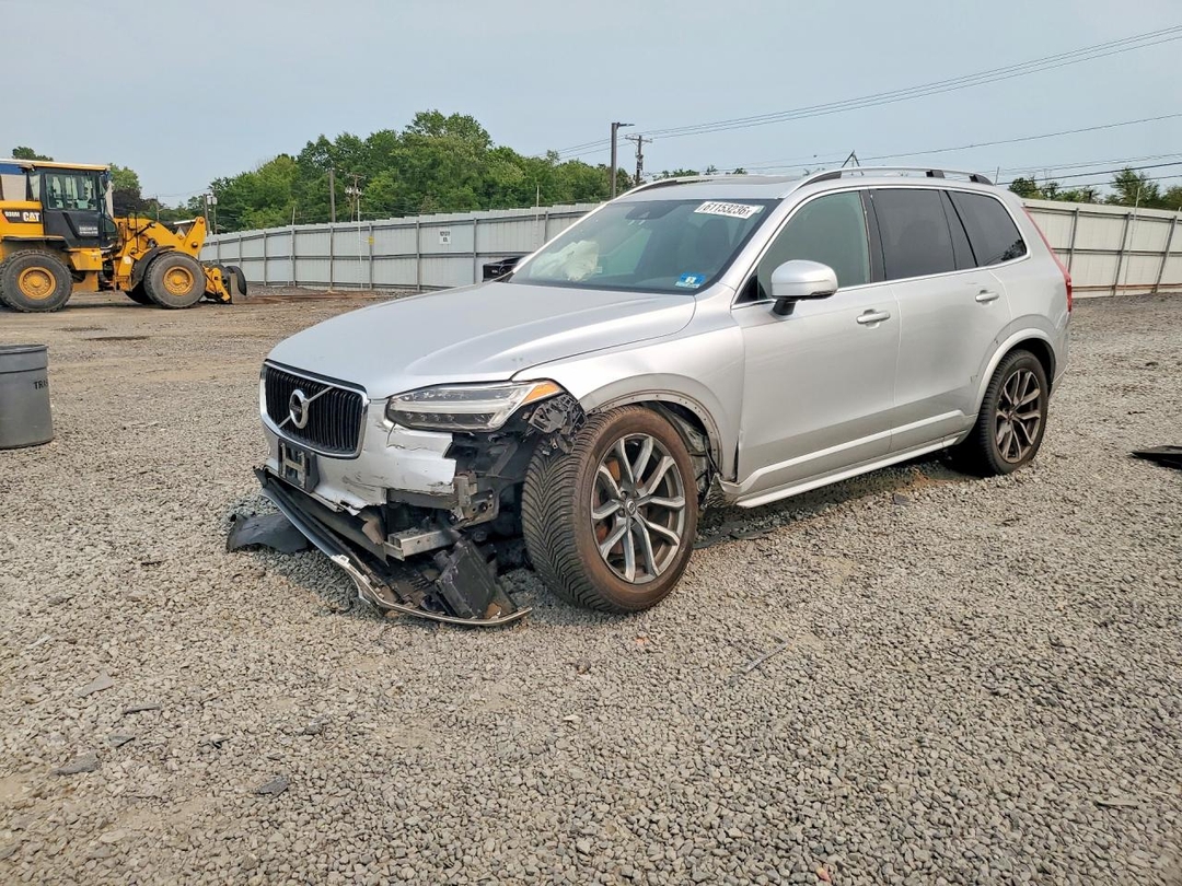 Vista de 2016 VOLVO XC90 T6, ángulo 1