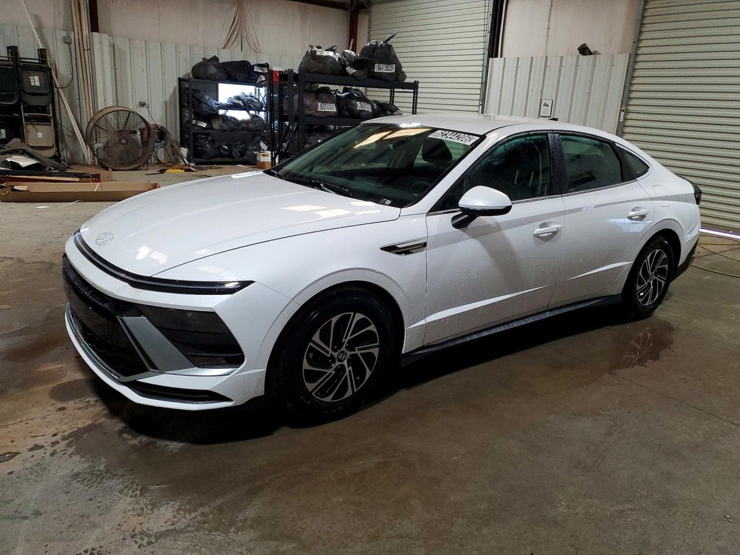 منظر 2026 HYUNDAI SONATA HYBRID BLUE، زاوية 1
