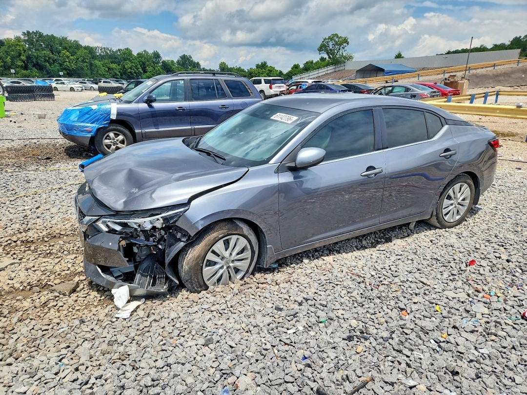Вид 2022 NISSAN SENTRA S, угол 1