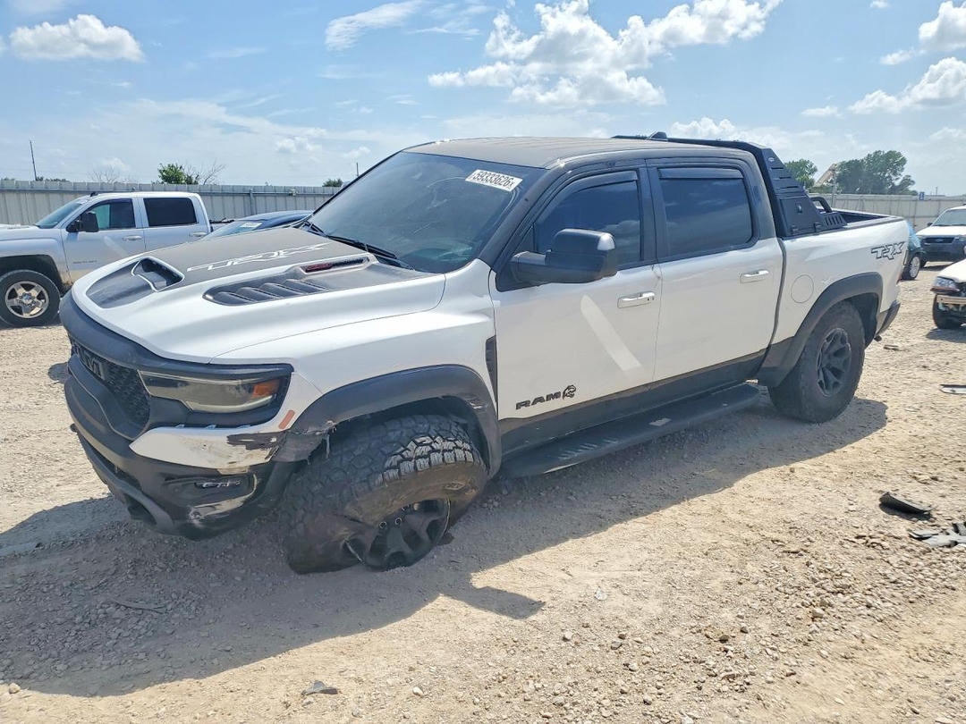 Вид 2022 RAM 1500 TRX, угол 1