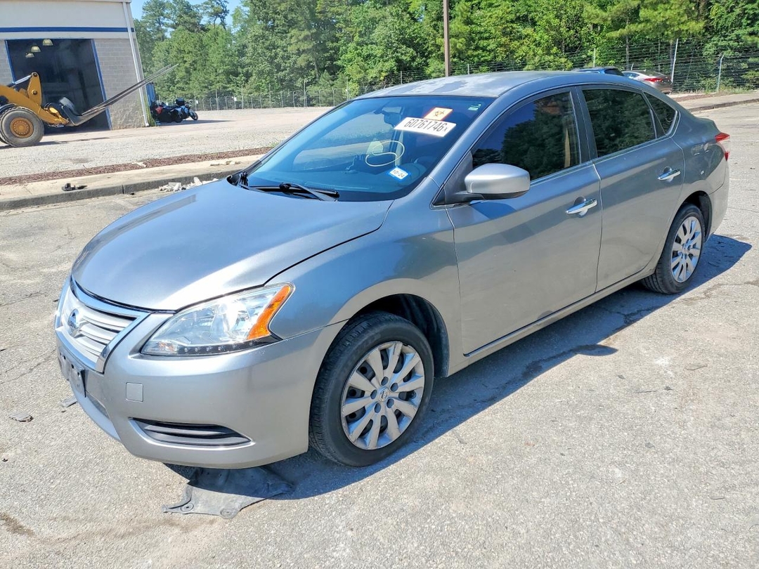 Vue de 2014 NISSAN SENTRA S, angle 1