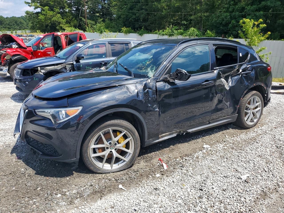منظر 2018 ALFA ROMEO STELVIO TI SPORT، زاوية 1