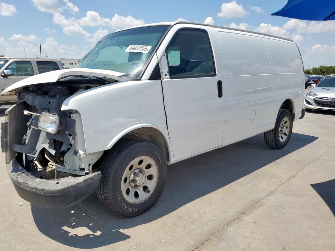 Vista de 2014 CHEVROLET EXPRESS G1500, ángulo 1