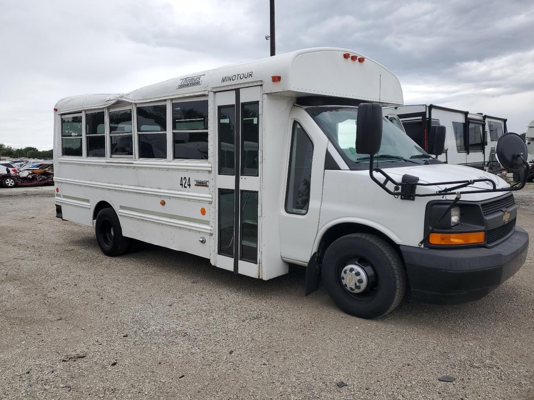 منظر 2017 CHEVROLET EXPRESS G3500، زاوية 1