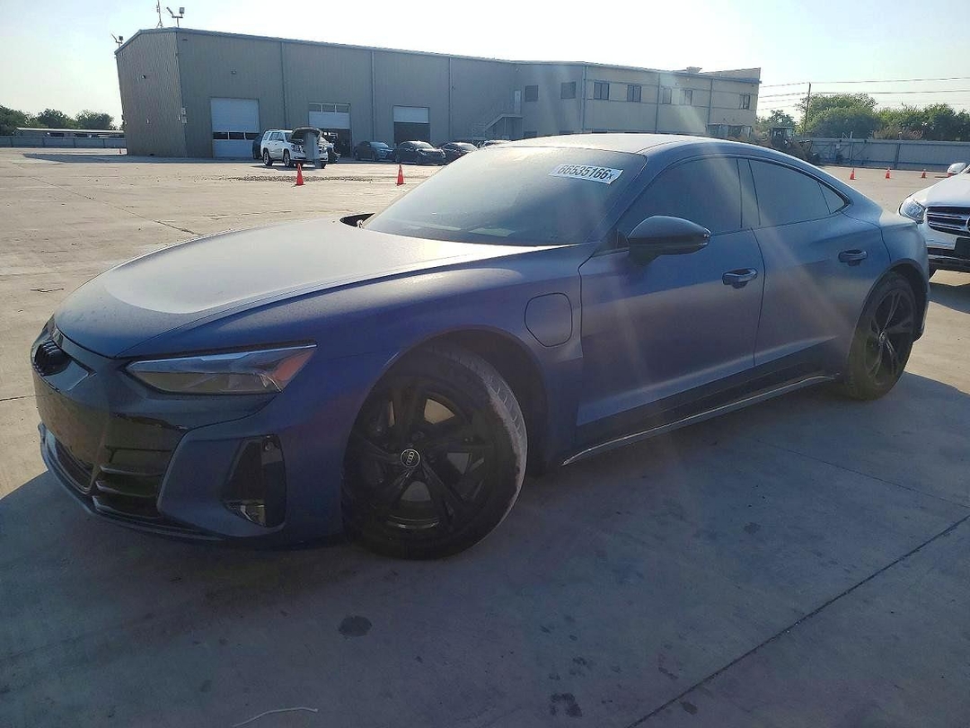 منظر 2022 AUDI E-TRON، زاوية 1