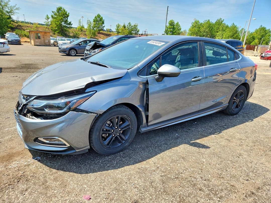 Вид 2018 CHEVROLET CRUZE LT, угол 1