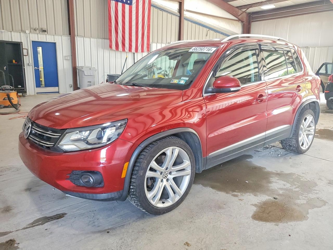 Vista de 2012 VOLKSWAGEN TIGUAN S, ángulo 1