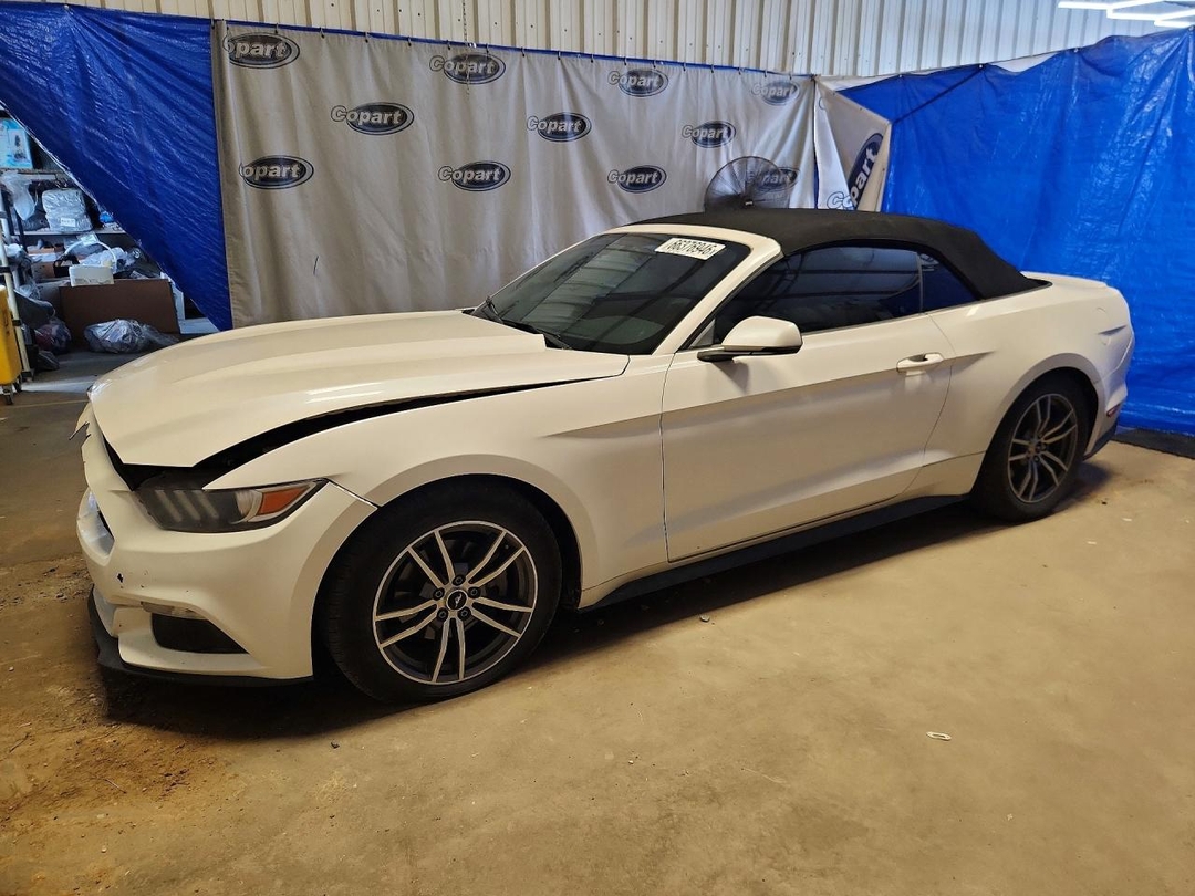 Vista de 2017 FORD MUSTANG, ángulo 1