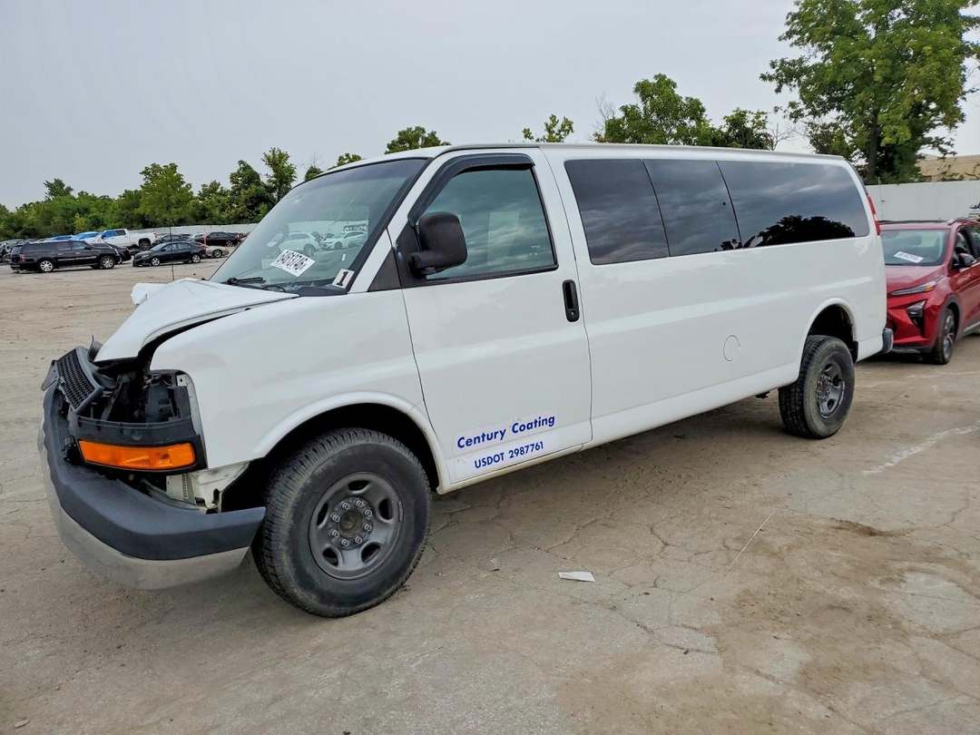 Vista de 2019 CHEVROLET EXPRESS G3500 LT, ángulo 1