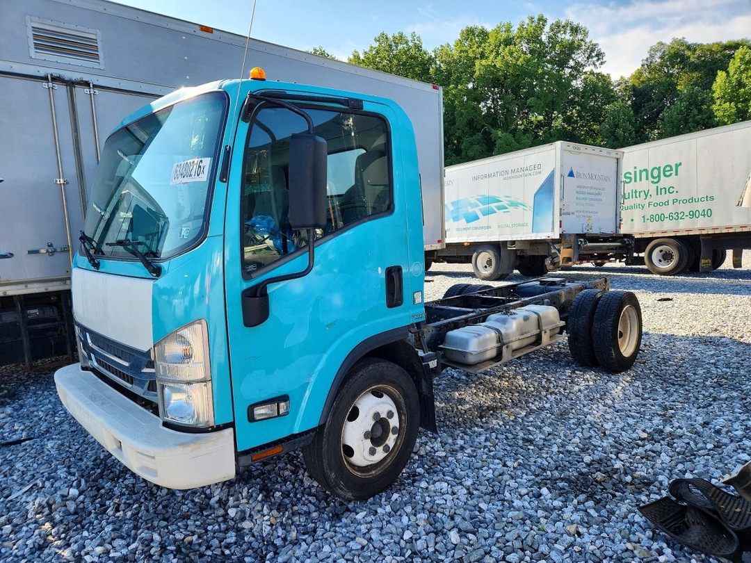 Vue de 2019 ISUZU NPR HD, angle 1