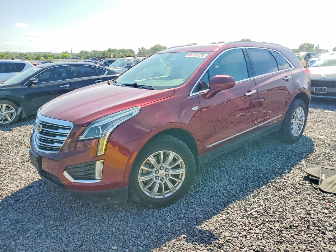 Vue de 2017 CADILLAC XT5, angle 1