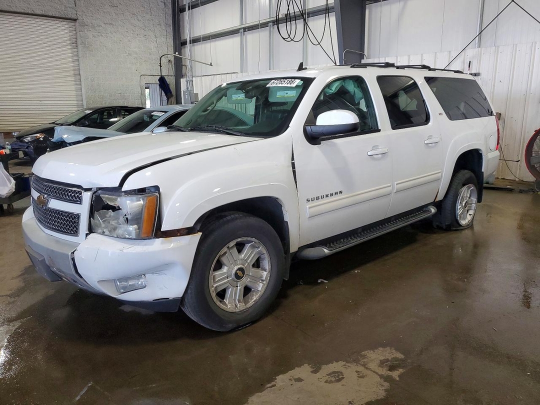 منظر 2010 CHEVROLET SUBURBAN K1500 LT، زاوية 1
