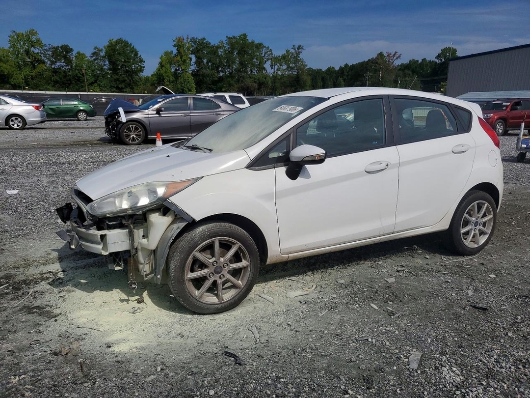 Vedere 2016 FORD FIESTA SE, unghi 1