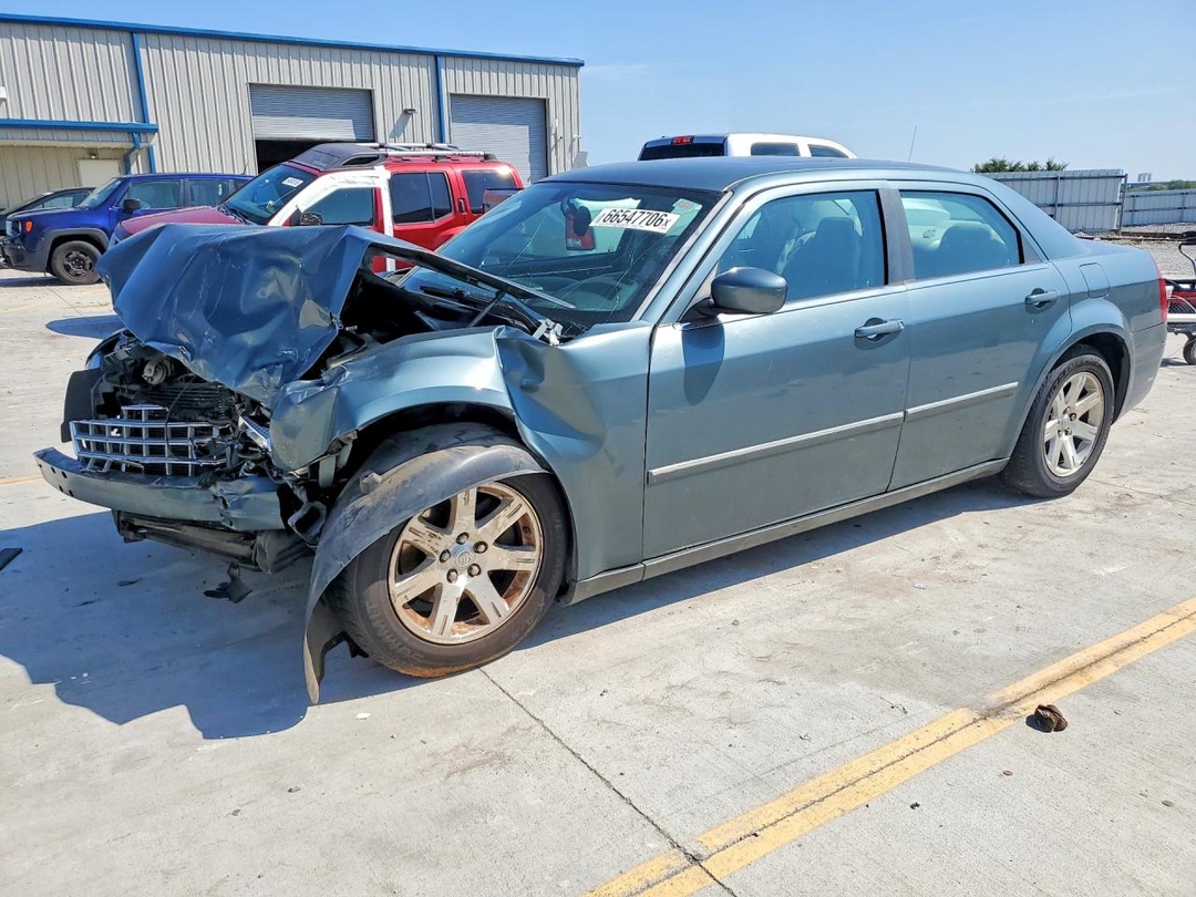 Vue de 2006 CHRYSLER 300 TOURING, angle 1