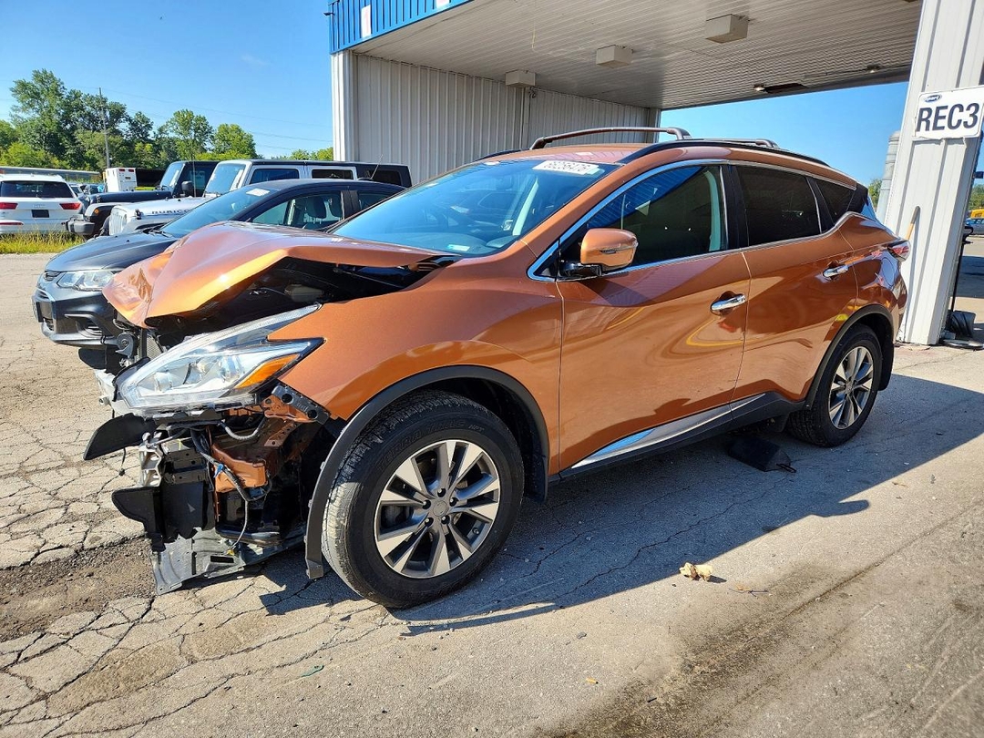 Vue de 2016 NISSAN MURANO SV, angle 1