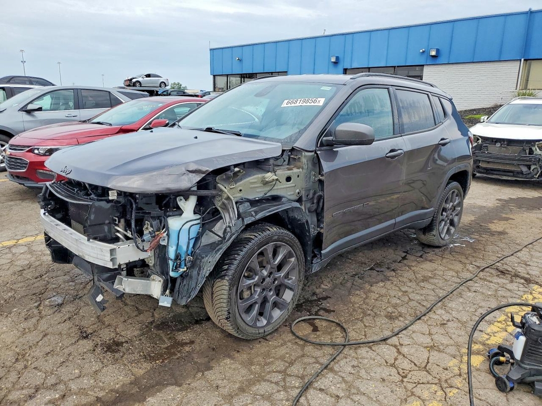 Vista de 2021 JEEP COMPASS 80TH EDITION, ángulo 1