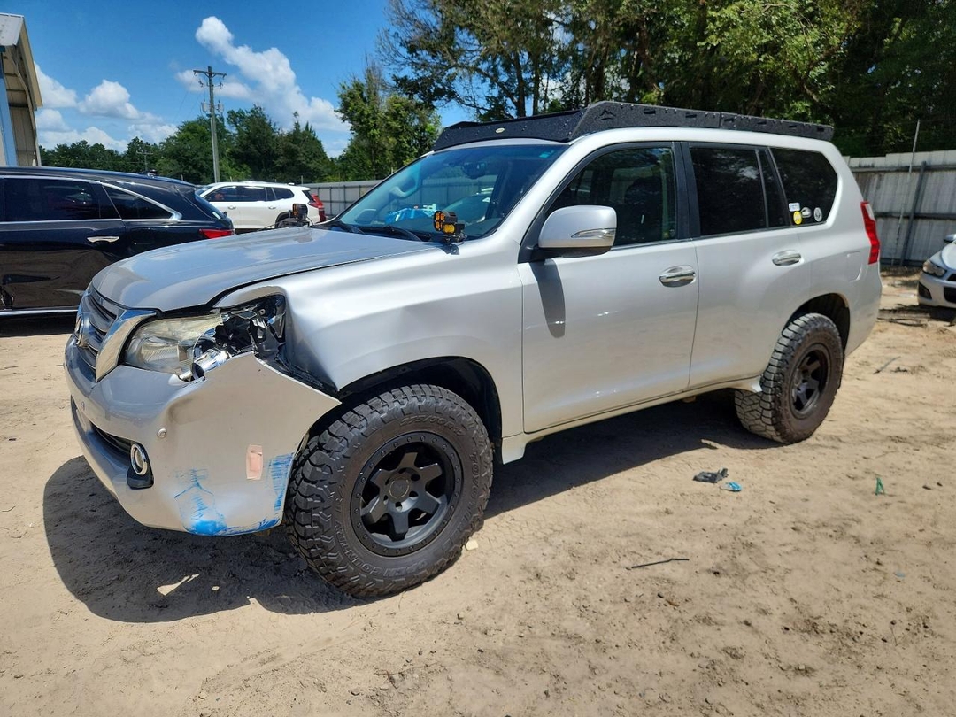 منظر 2010 LEXUS GX 460، زاوية 1