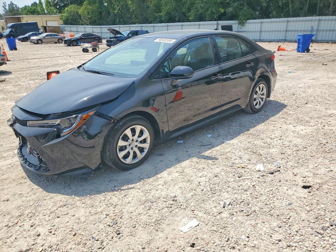 Vue de 2026 TOYOTA COROLLA LE, angle 1