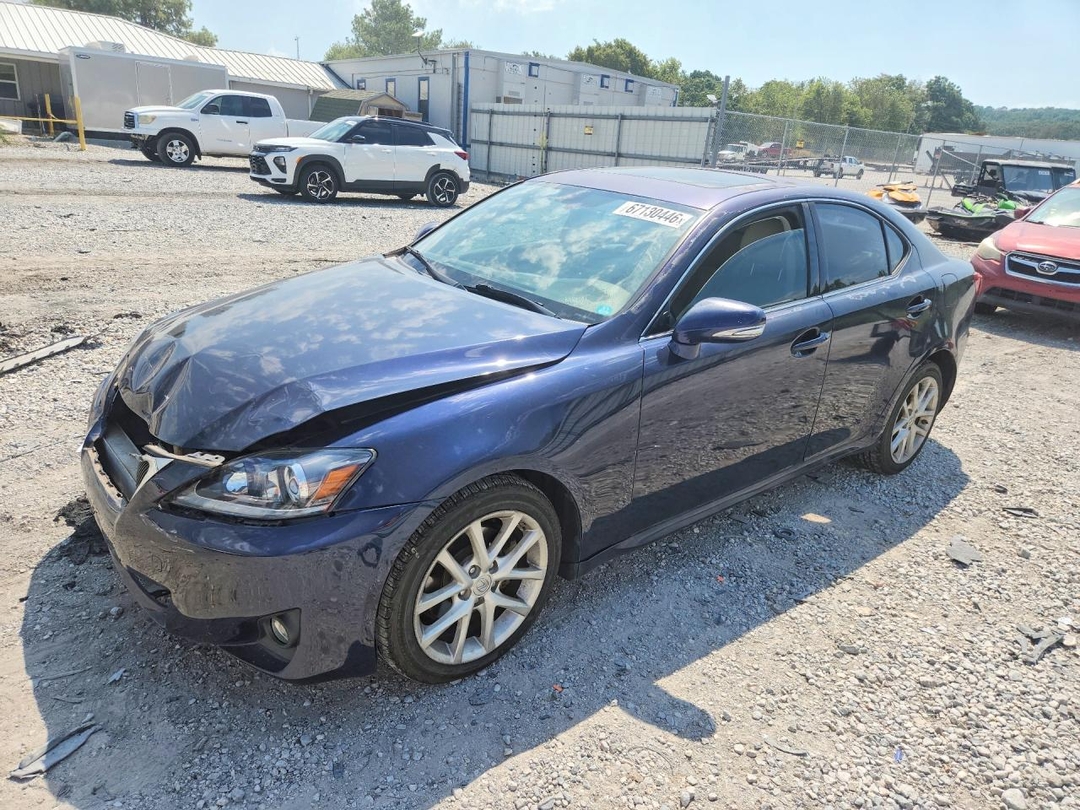 Вид 2011 LEXUS IS 250, угол 1