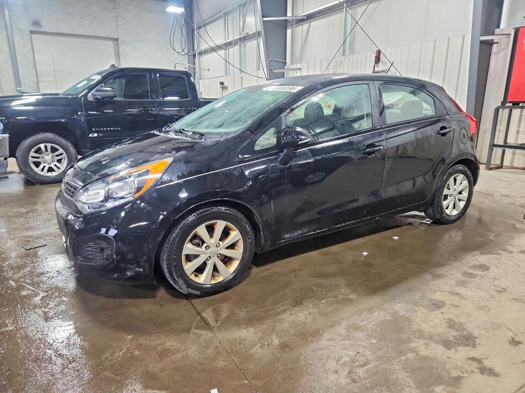 منظر 2013 KIA RIO 5-DOOR EX، زاوية 1