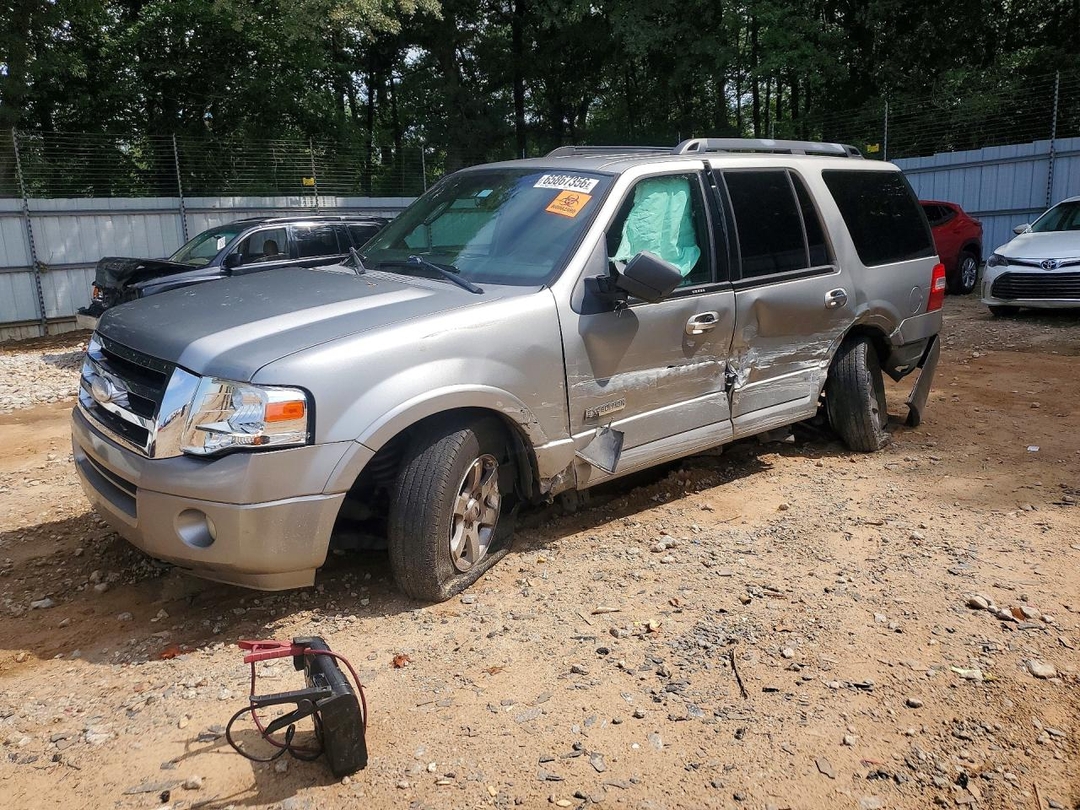 Vue de 2008 FORD EXPEDITION XLT, angle 1