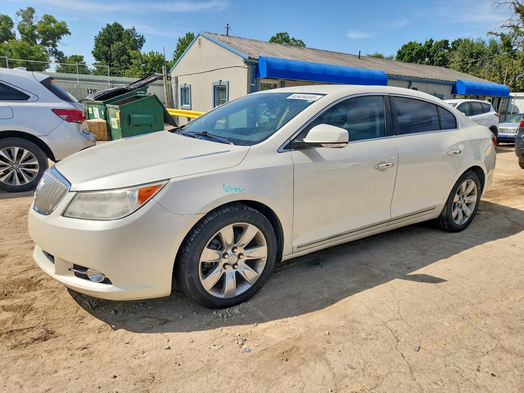 Vue de 2010 BUICK LACROSSE CXS, angle 1
