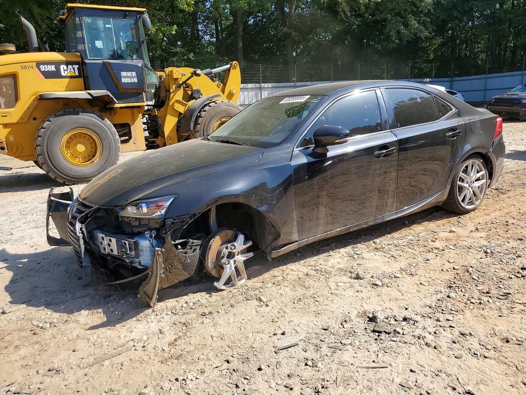 Вид 2017 LEXUS IS 200T, угол 1
