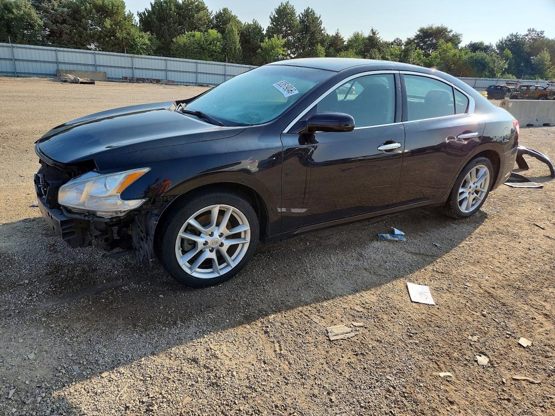 Вид 2011 NISSAN MAXIMA 3.5 S, угол 1