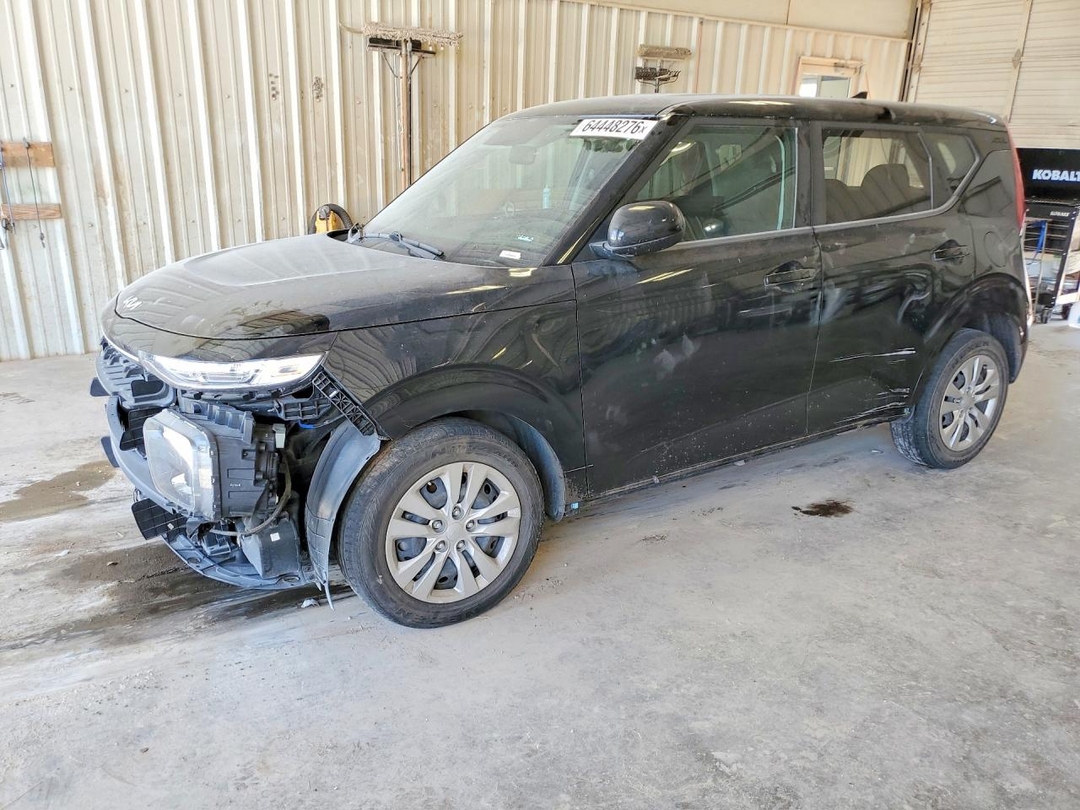 Vue de 2022 KIA SOUL LX, angle 1