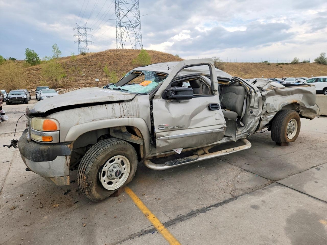 Vue de 2002 GMC SIERRA K2500 HEAVY DUTY, angle 1