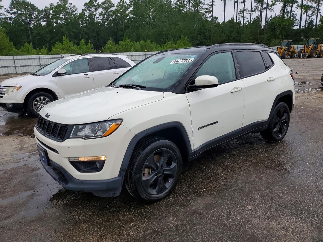 منظر 2020 JEEP COMPASS LATITUDE، زاوية 1