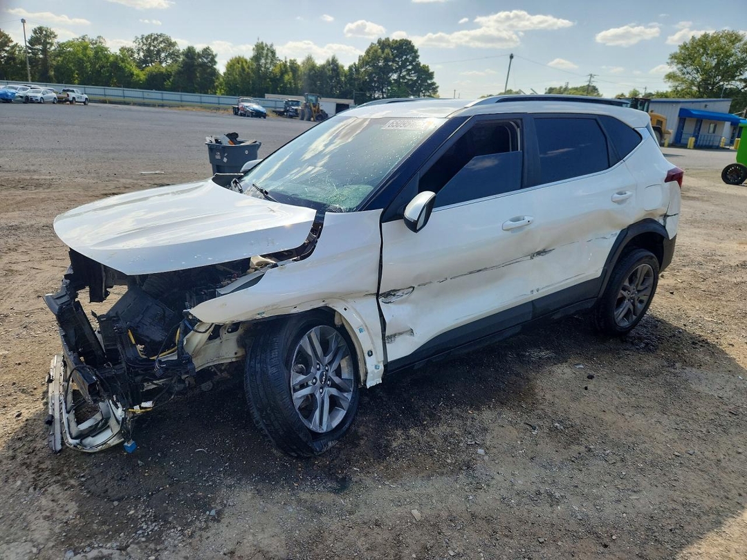 Vista de 2022 KIA SELTOS S, ángulo 1