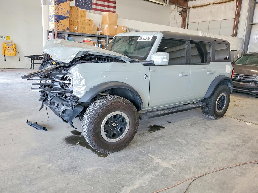 Vue de 2024 FORD BRONCO OUTER BANKS, angle 1