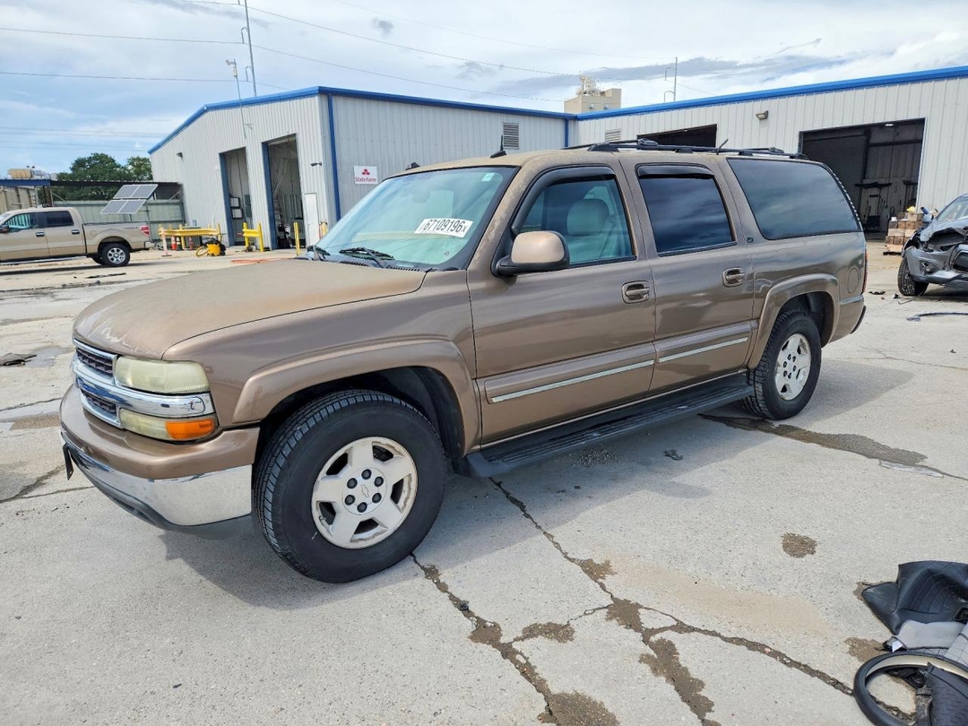 Вид 2004 CHEVROLET SUBURBAN C1500, угол 1