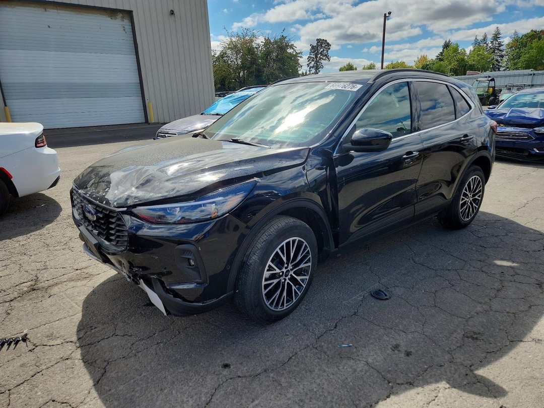 Vue de 2023 FORD ESCAPE, angle 1