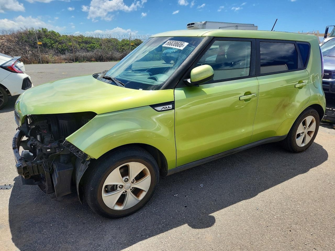 Vue de 2015 KIA SOUL BASE, angle 1