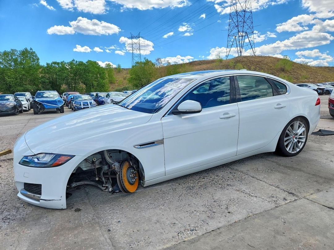 Вид 2016 JAGUAR XF PRESTIGE, угол 1